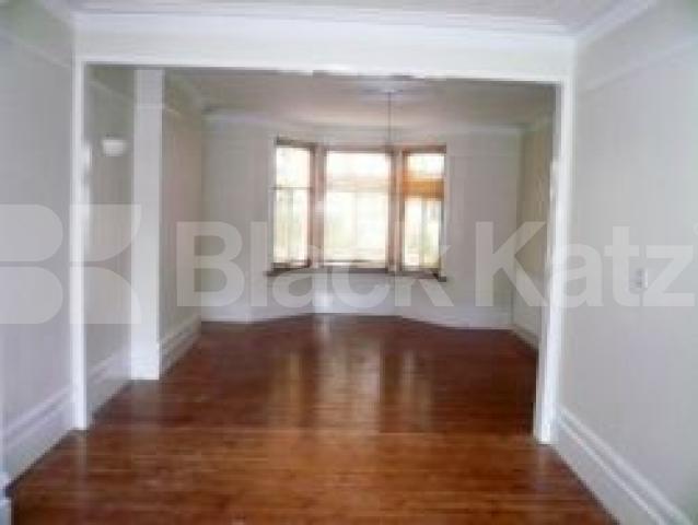 			5 Bedroom, 1 bath, 1 reception Flat			 Denton Road, CROUCH END N8